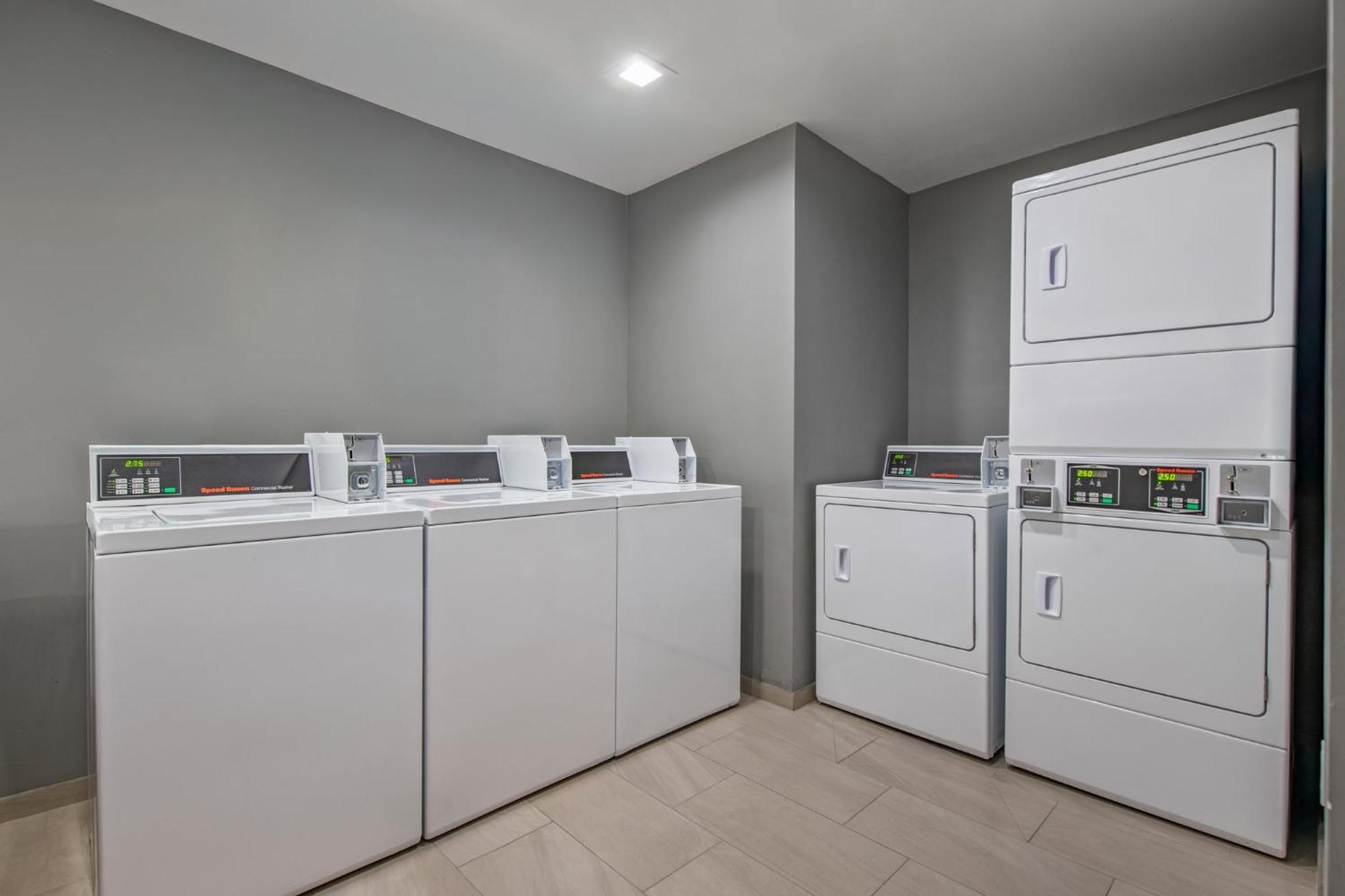 Holiday Inn Express San Diego South - National City By Ihg Εξωτερικό φωτογραφία